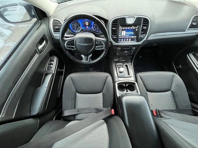 Used 2022 Chrysler 300 Touring w/ Sport Appearance Package image 22