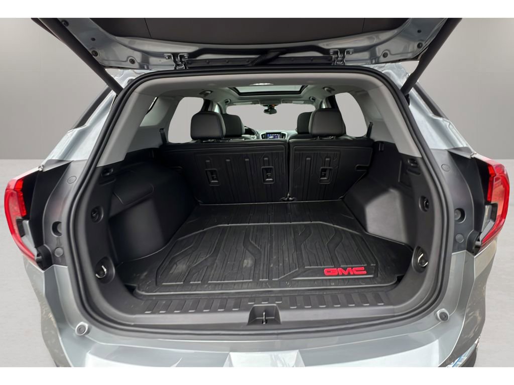 Certified 2024 GMC Terrain SLT w/ Infotainment Package II image 30