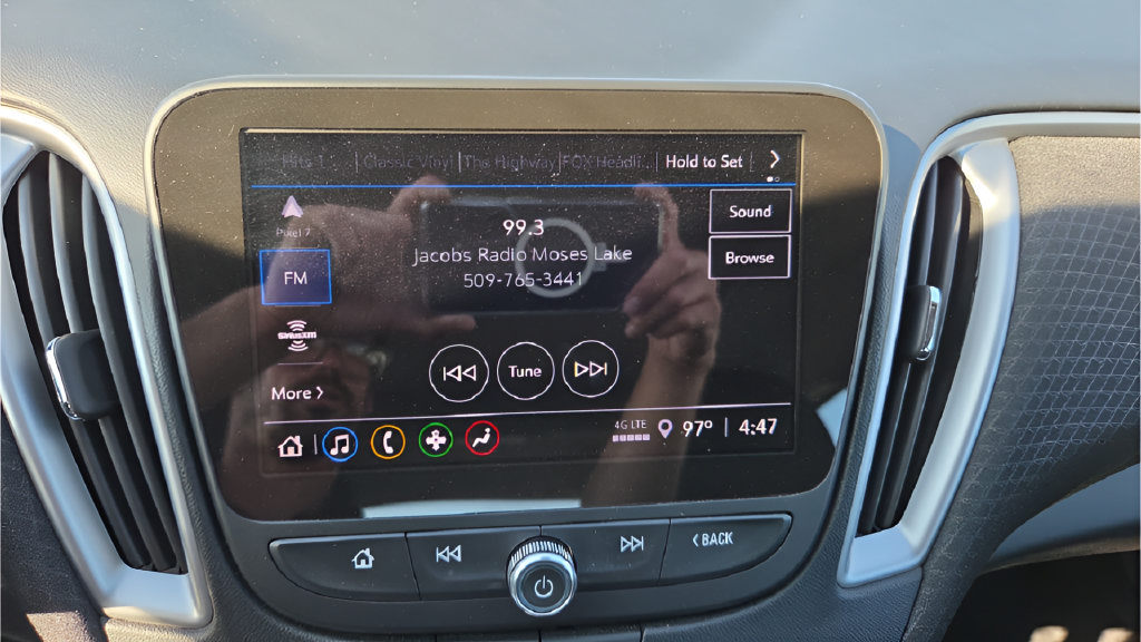 Used 2023 Chevrolet Malibu LT FWD image 34