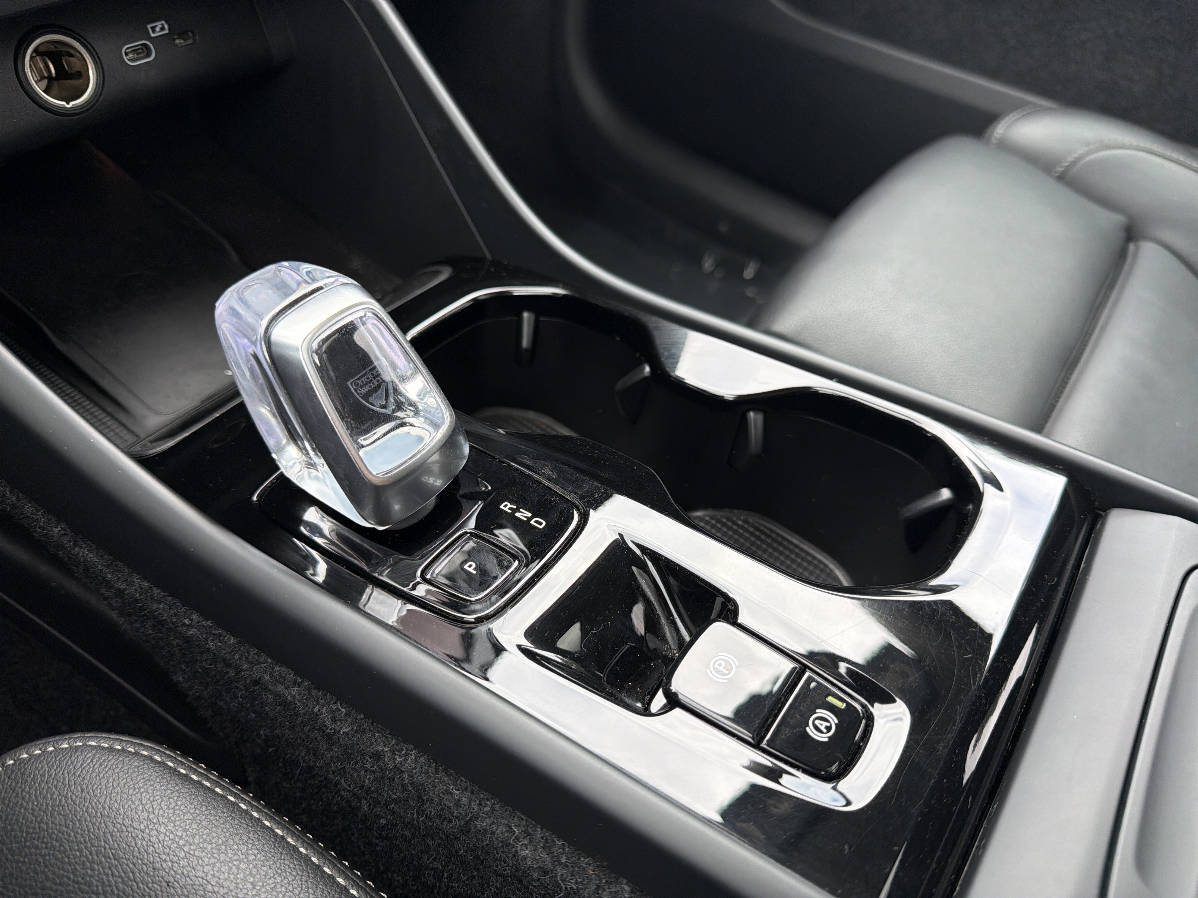 Certified 2026 Volvo XC40 B5 Plus AWD/4WD image 26