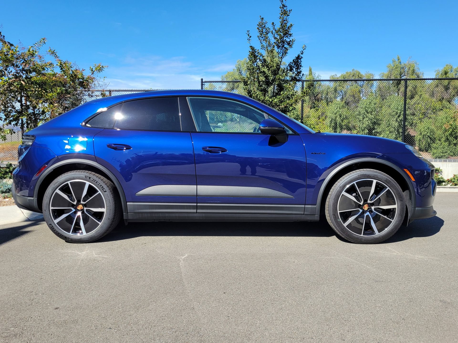 New 2025 Porsche Macan 4 Electric AWD/4WD image 8
