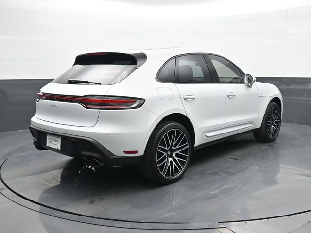 Certified 2025 Porsche Macan image 23
