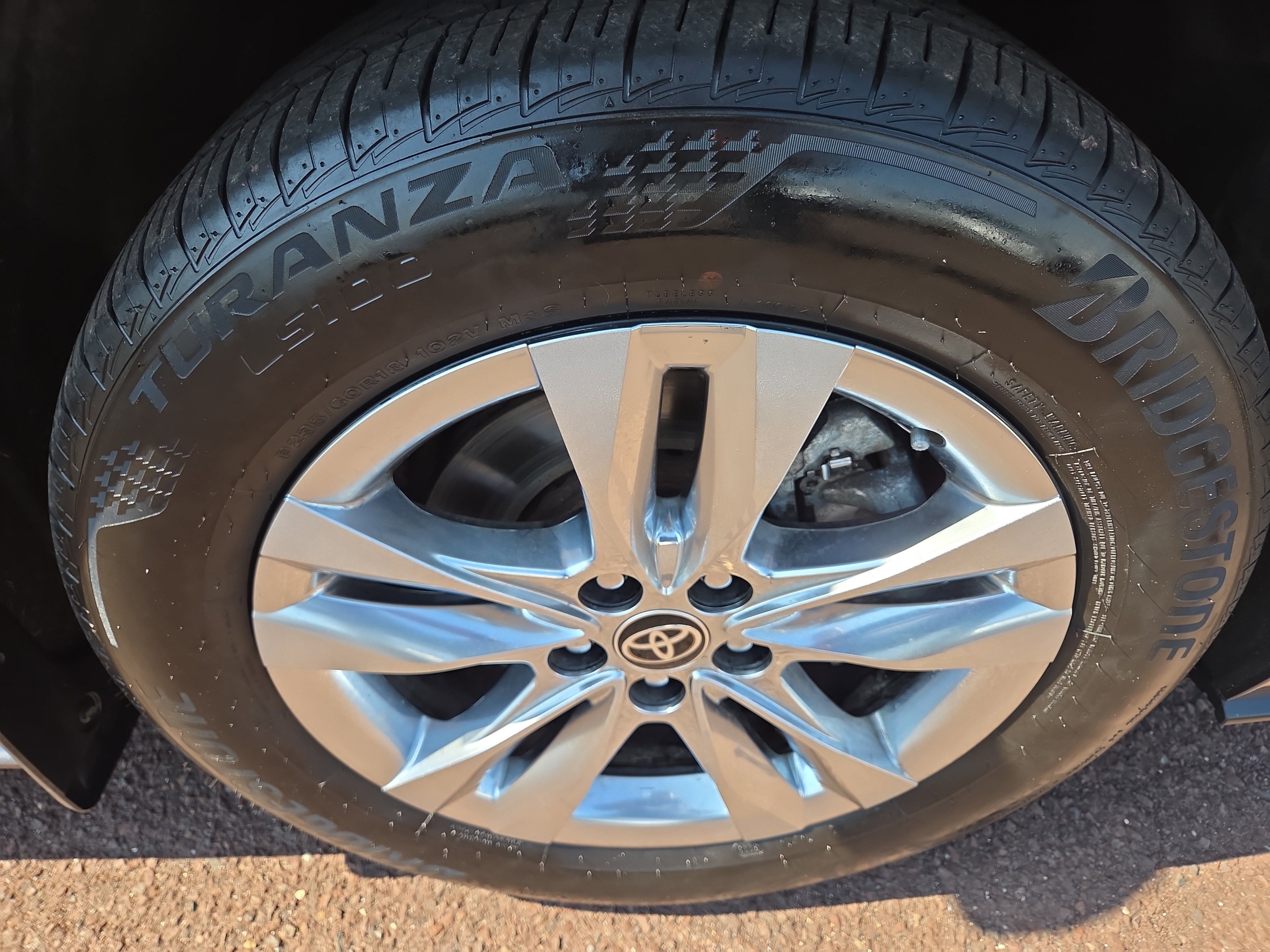 Used 2023 Toyota Sienna XLE w/ XLE Plus Package image 9