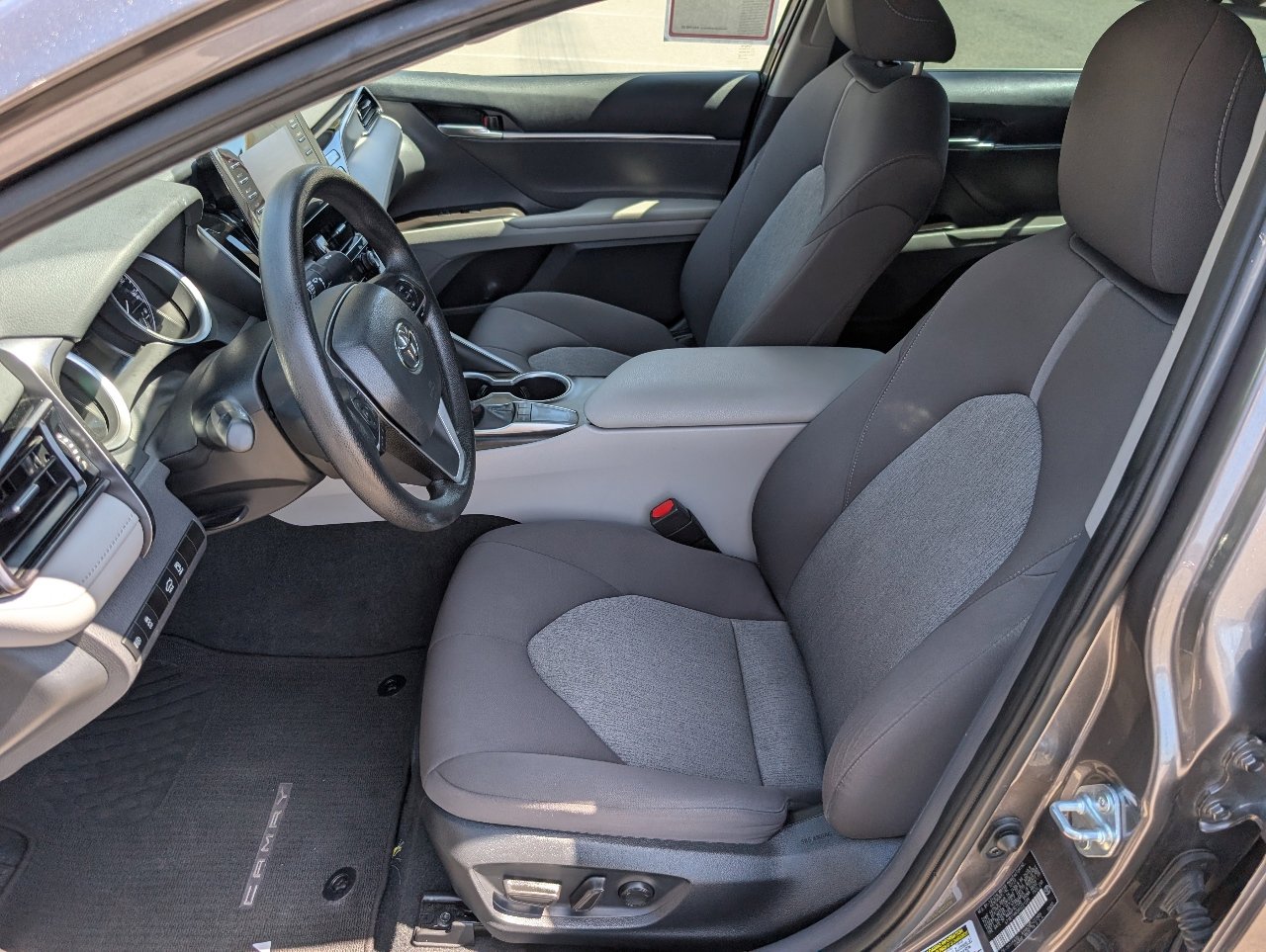 Used 2024 Toyota Camry LE w/ Convenience Package FWD image 2