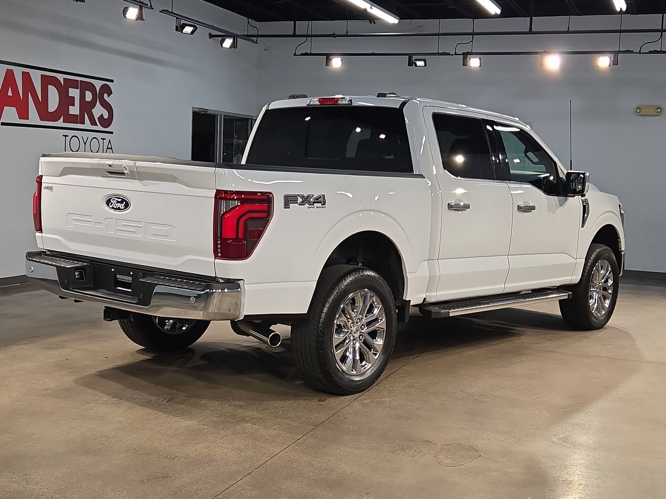 Used 2025 Ford F150 Lariat w/ Equipment Group 501A Mid AWD/4WD image 7