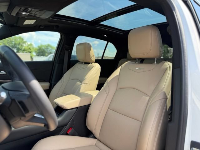 Used 2024 Cadillac XT4 Premium Luxury AWD/4WD image 17