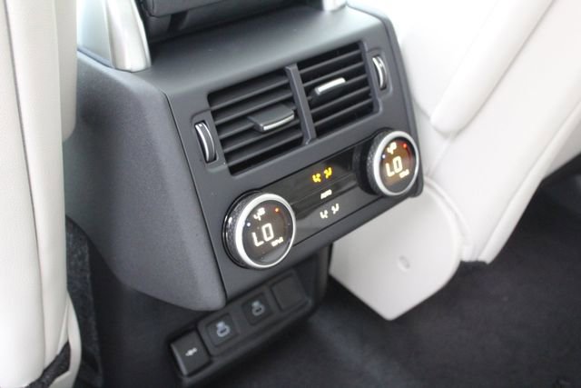 New 2025 Land Rover Discovery S image 18