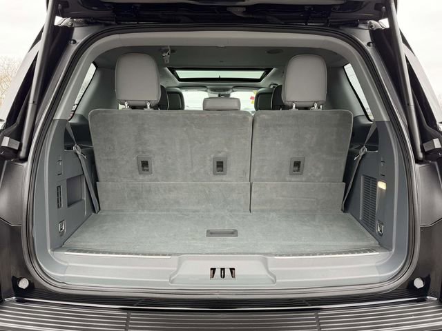 Used 2018 Lincoln Navigator Select image 6