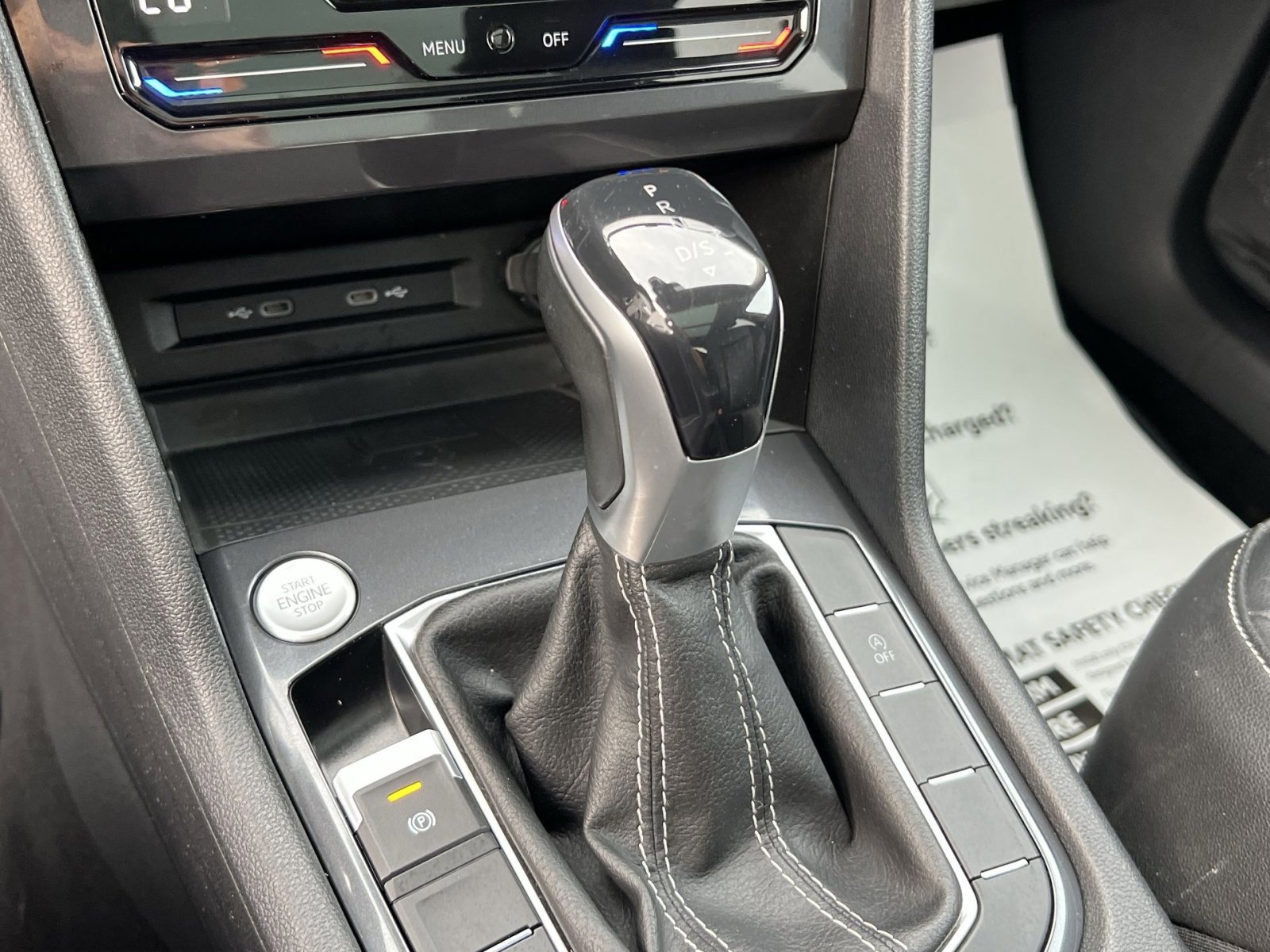 Used 2022 Volkswagen Tiguan SE w/ Panoramic Sunroof Package image 21