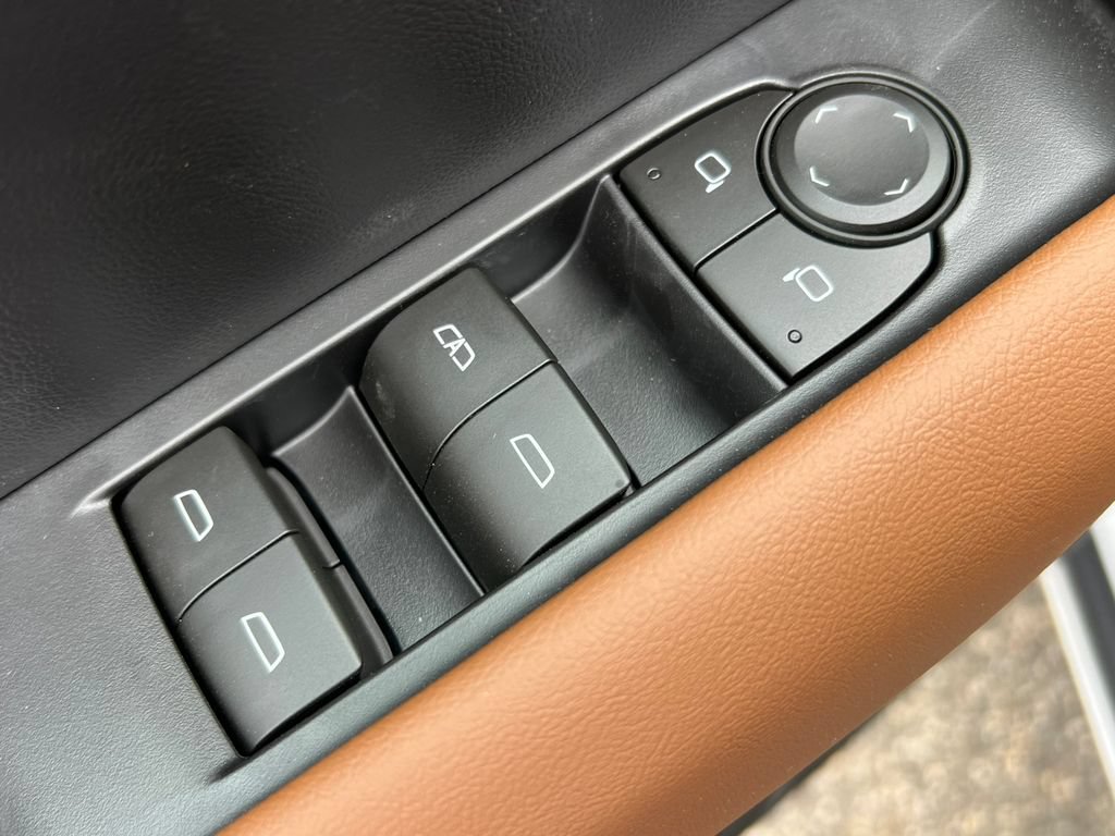 New 2026 GMC Canyon AT4 w/ Technology Plus Package AWD/4WD image 18