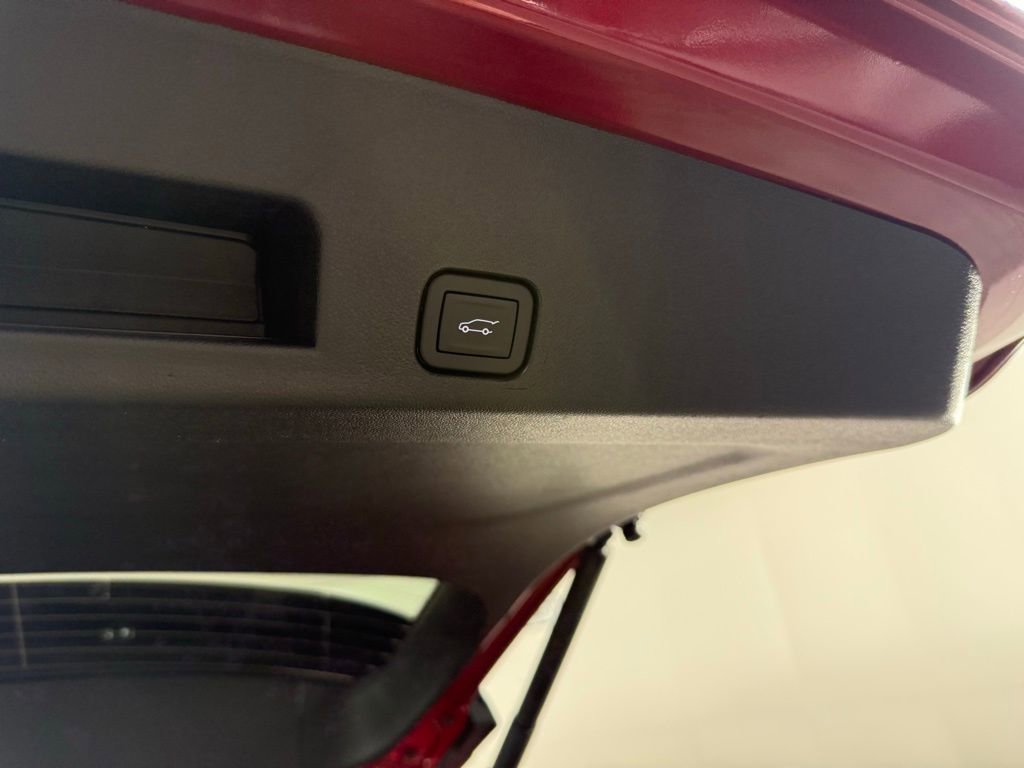 New 2026 Chevrolet Traverse Z71 w/ Driver Confidence Package image 12