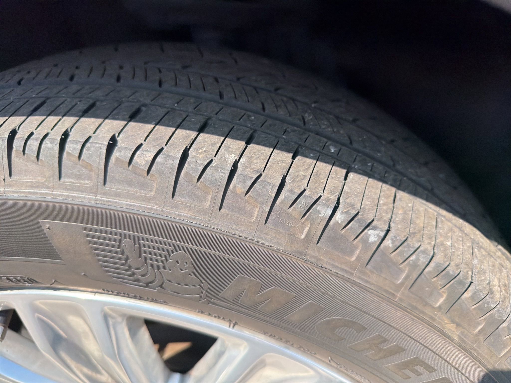 Used 2021 Ford Explorer Limited w/ Equipment Group 301A image 5