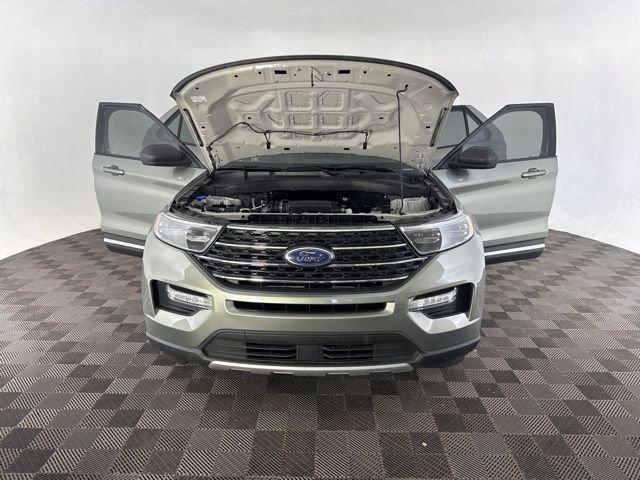 Used 2020 Ford Explorer XLT w/ Equipment Group 202A image 11