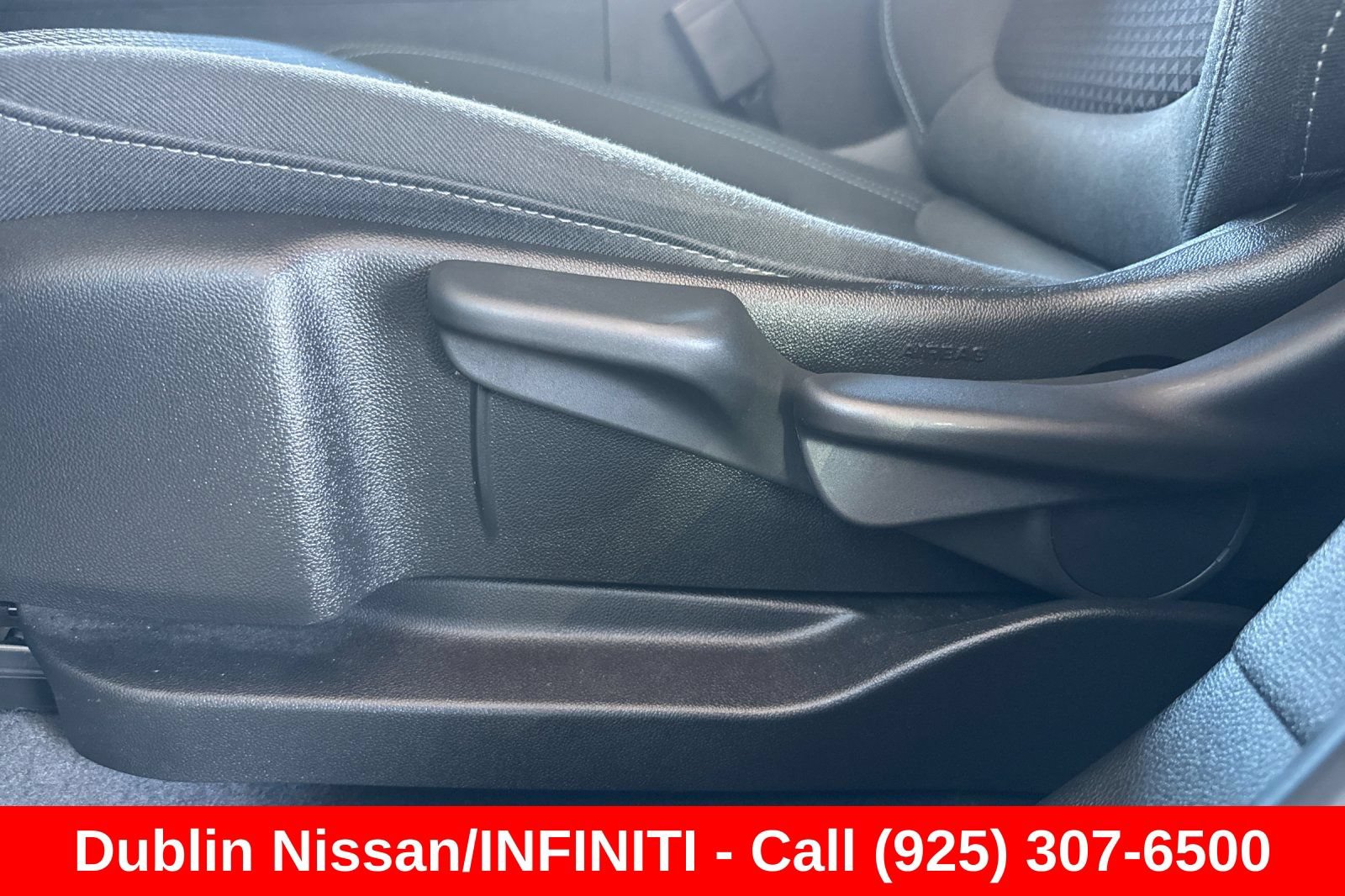Used 2023 Chevrolet Bolt EUV LT FWD image 14