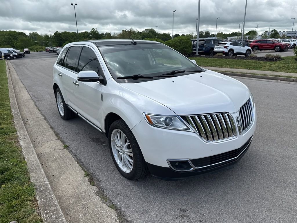 Used 2015 Lincoln MKX AWD w/ Equipment Group 102A image 2