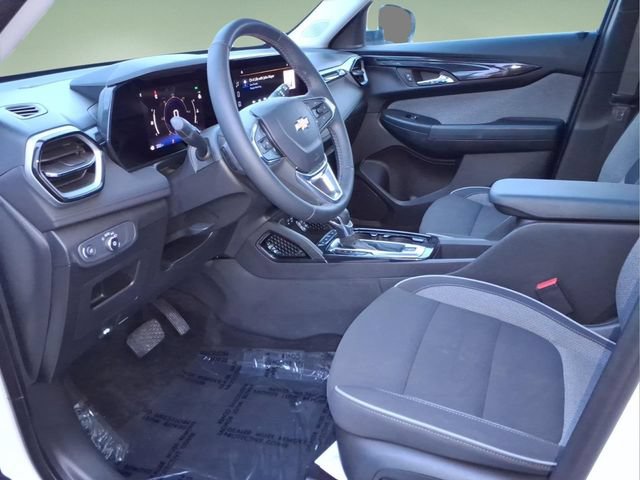 Used 2024 Chevrolet TrailBlazer LT w/ Convenience Package FWD image 11