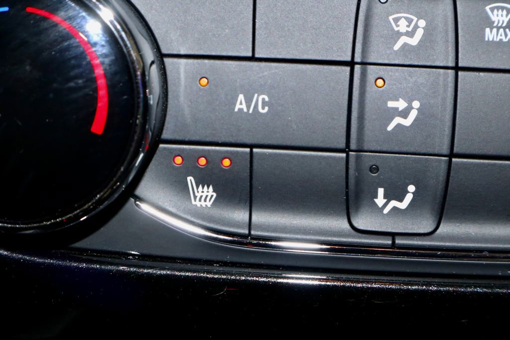 Used 2024 Chevrolet TrailBlazer LT w/ LT Cold Weather Package FWD image 4