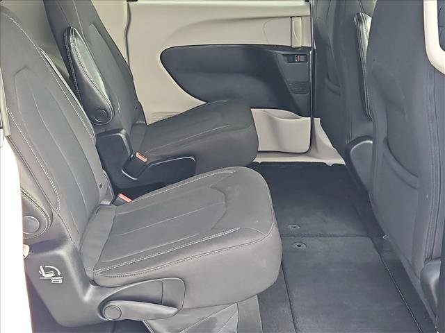 Used 2022 Chrysler Voyager LX FWD image 19