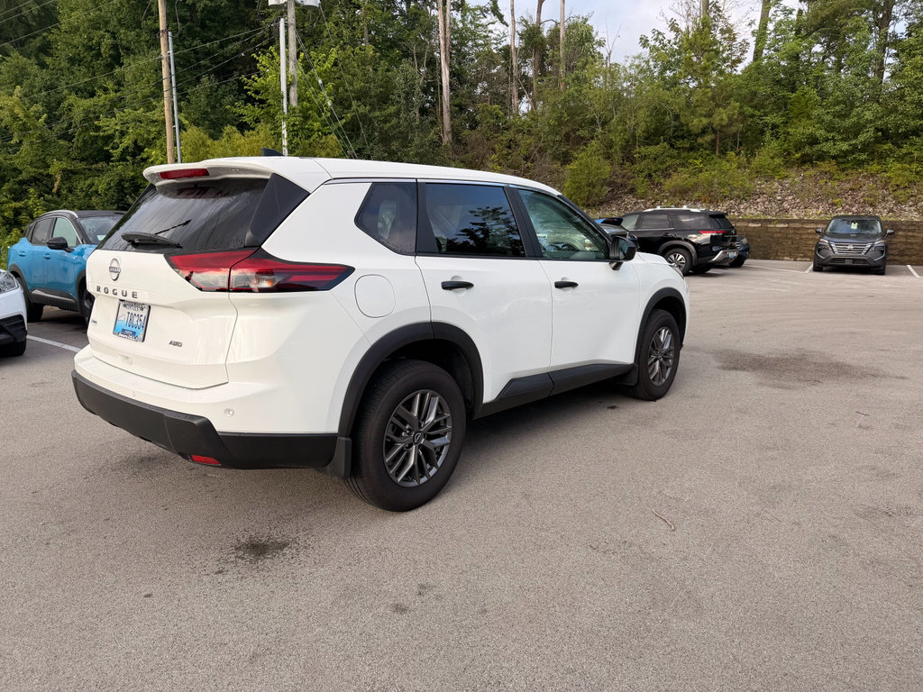 Certified 2026 Nissan Rogue S AWD/4WD image 4