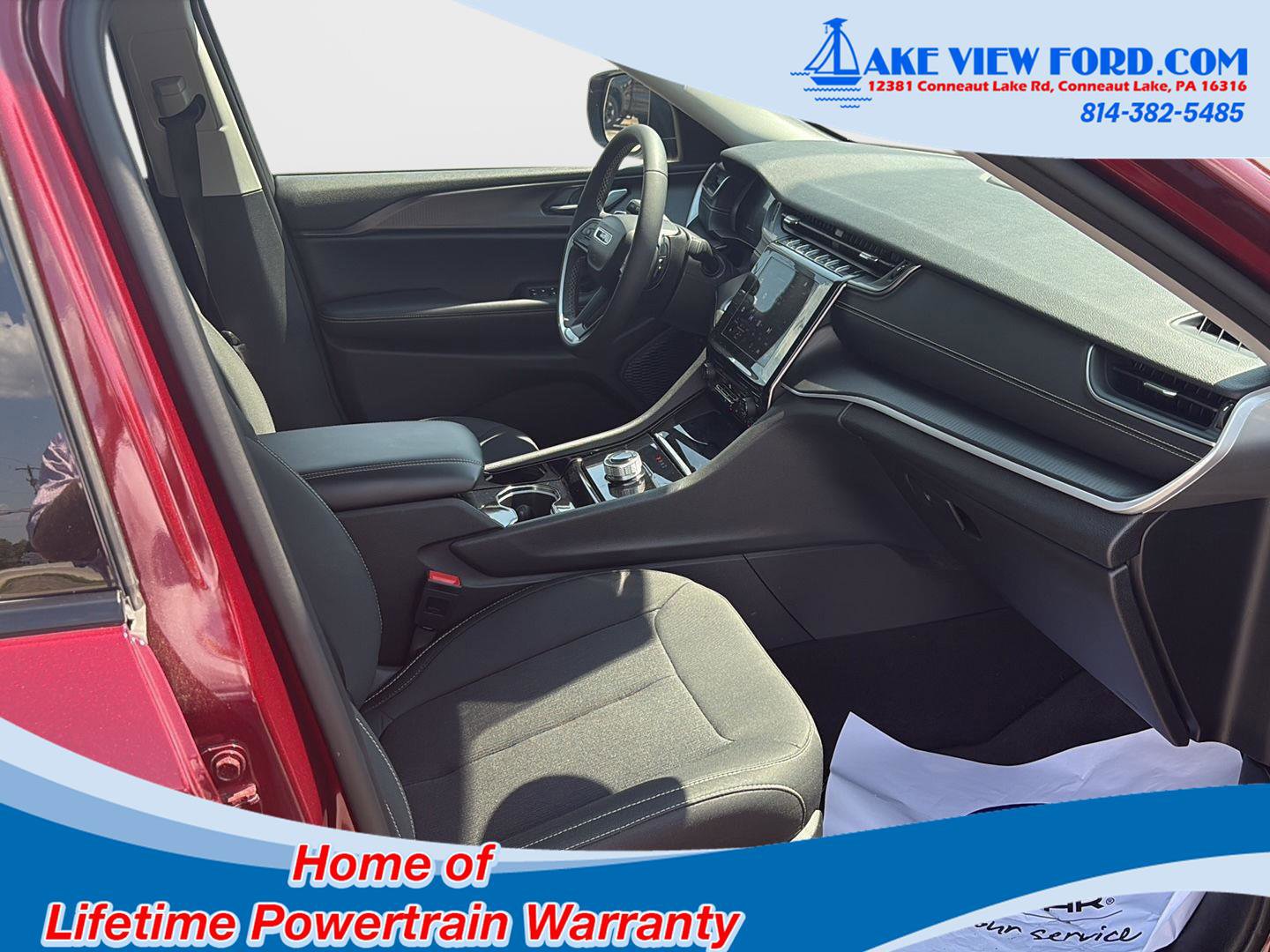 Used 2023 Jeep Grand Cherokee Laredo image 16