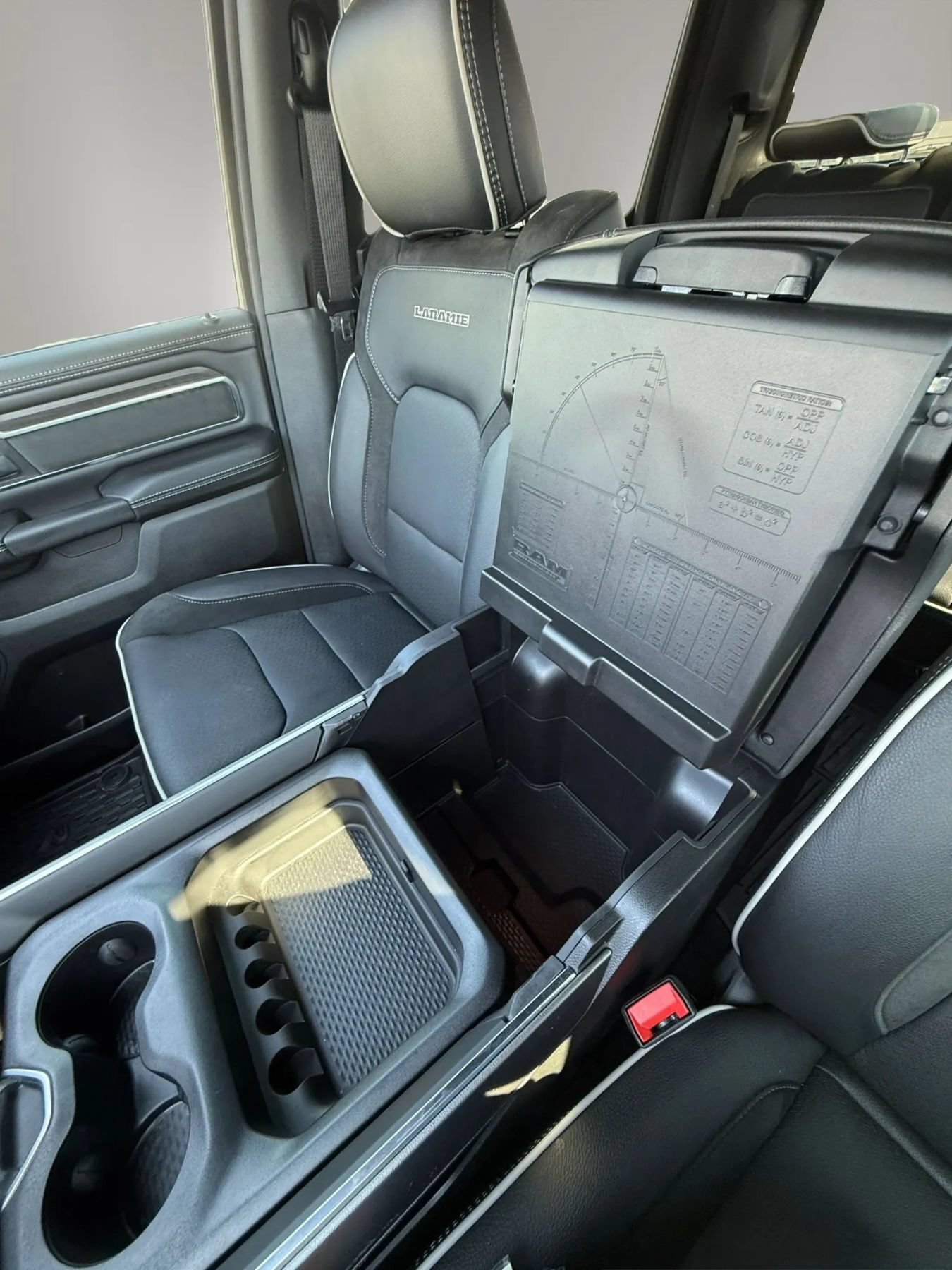 Used 2026 RAM 1500 Laramie AWD/4WD image 11
