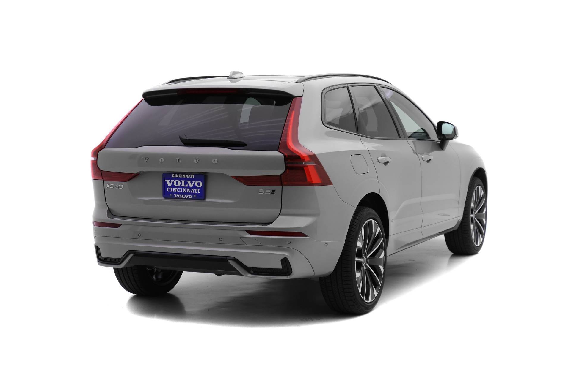 New 2026 Volvo XC60 B5 Ultra w/ Protection Package Premier image 4