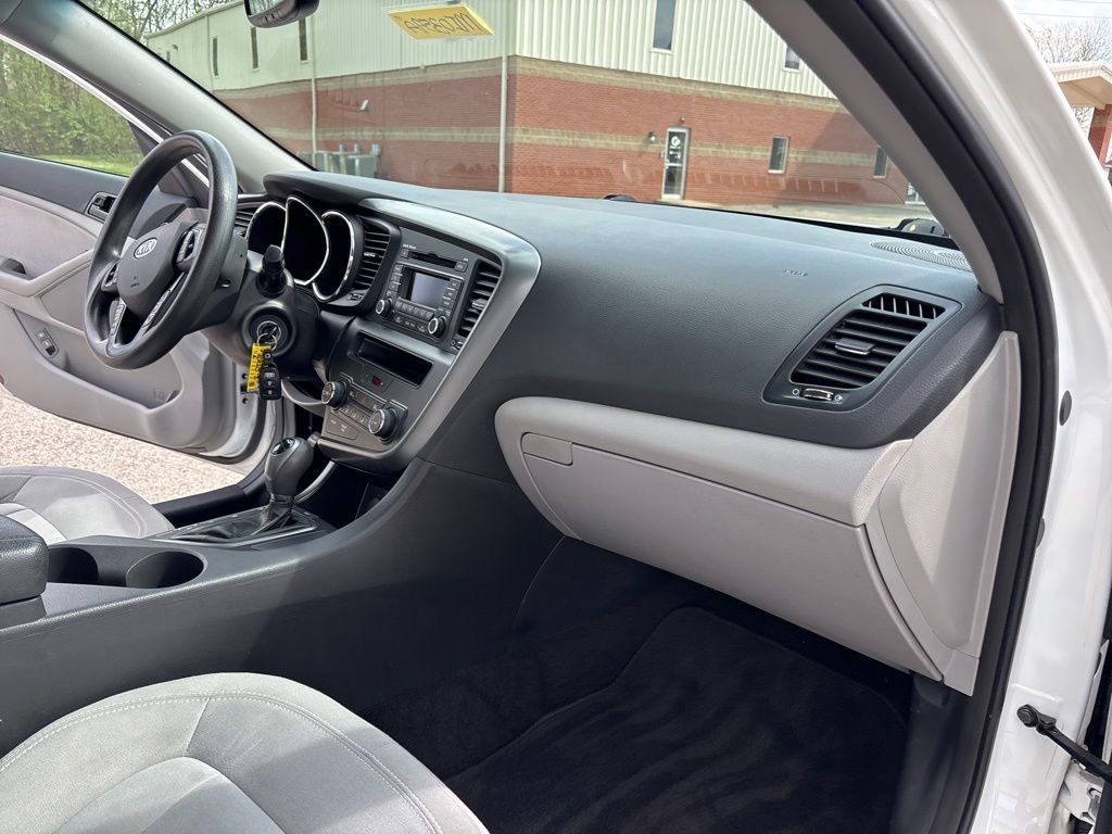 Used 2011 Kia Optima LX w/ Convenience Pkg image 30