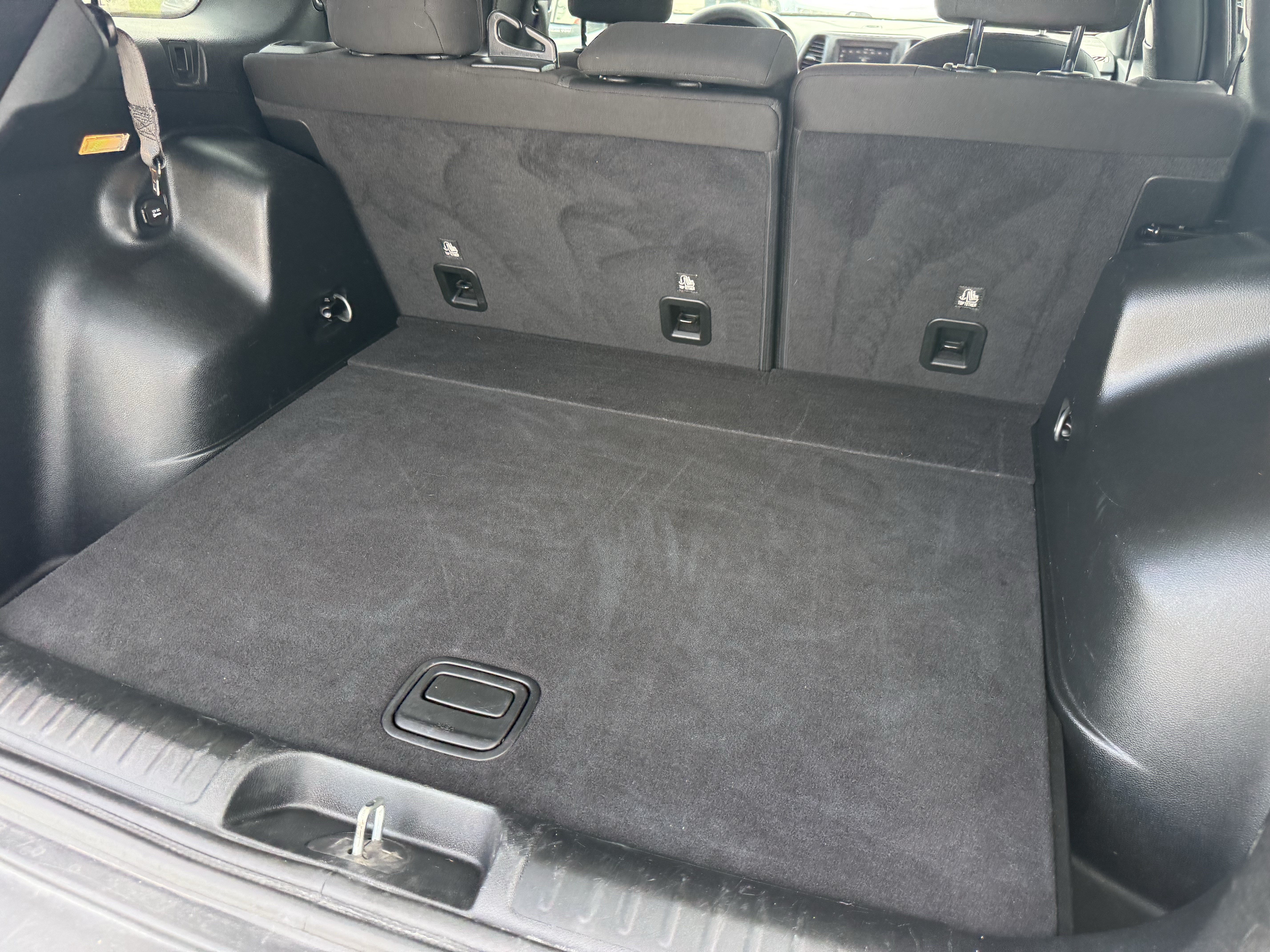 Used 2019 Jeep Cherokee Latitude w/ Popular Appearance Group FWD image 30