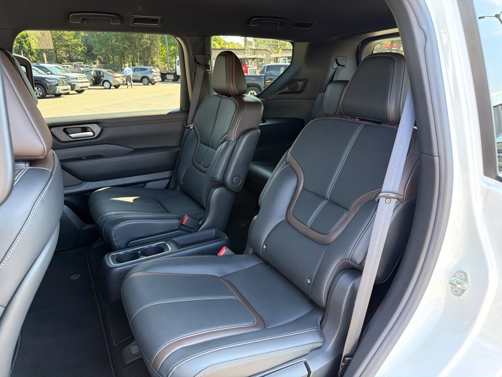 Certified 2025 Nissan Armada SL w/ Captain's Chari Seat Package AWD/4WD image 19