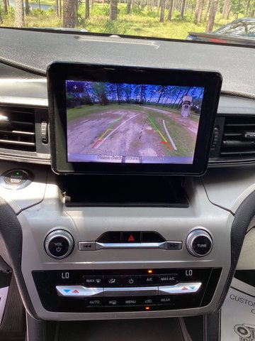 Used 2020 Ford Explorer XLT w/ Class III Trailer Tow Package image 9