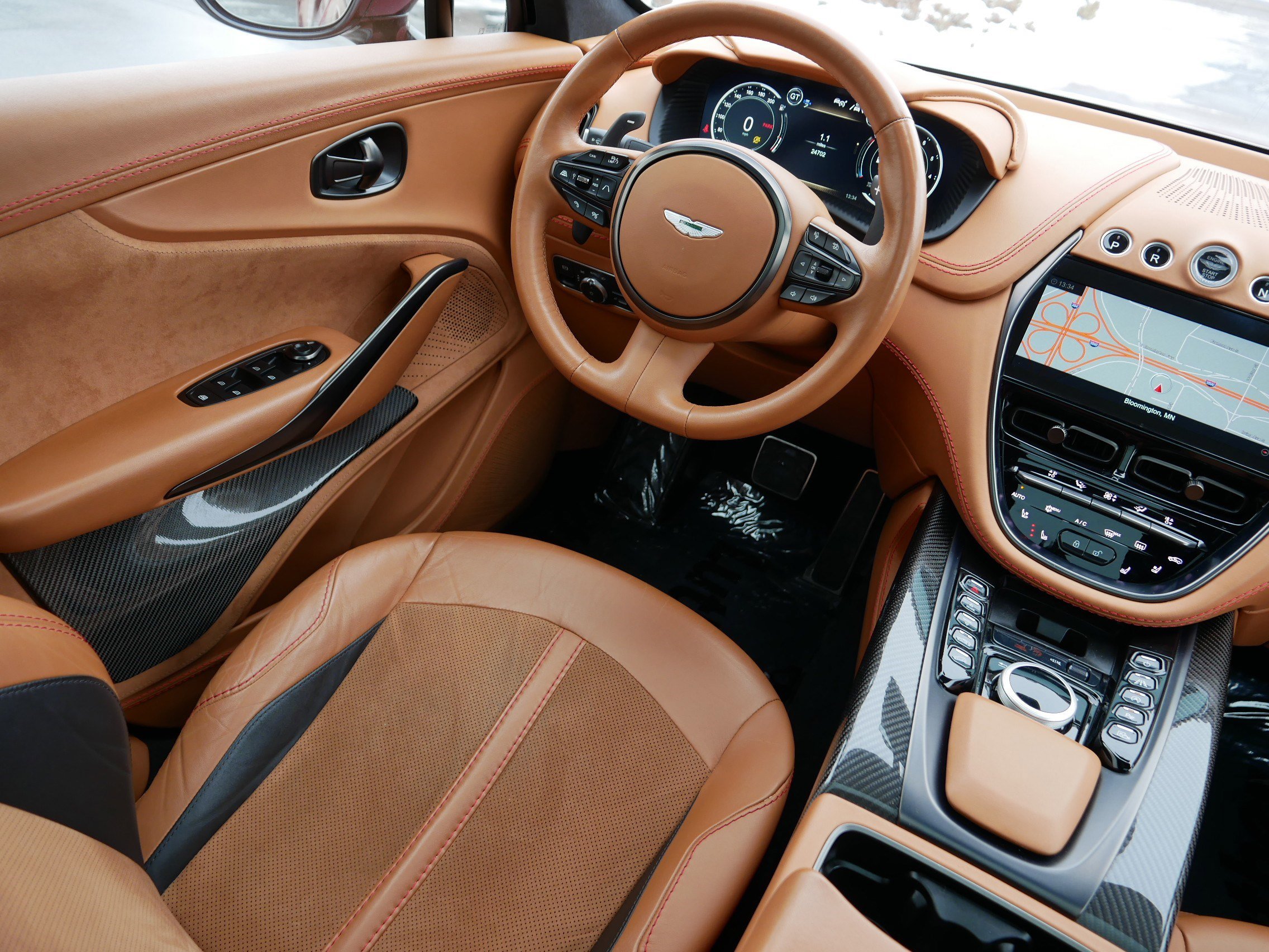 Used 2022 Aston Martin DBX image 9