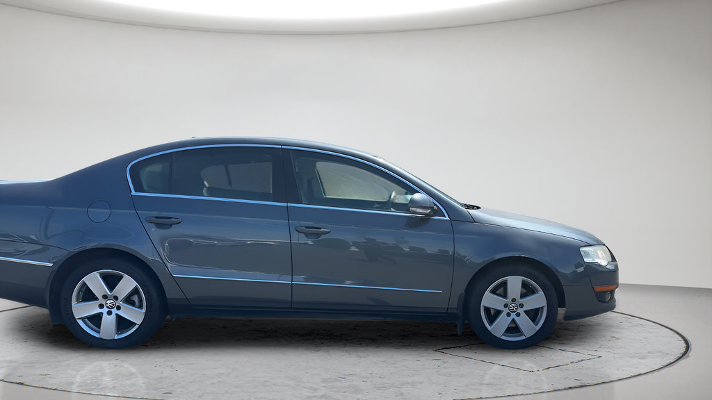 Used 2009 Volkswagen Passat Komfort FWD image 5