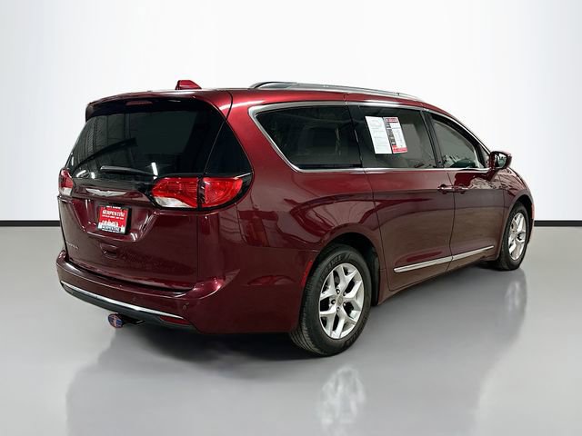 Used 2017 Chrysler Pacifica Touring-L image 6