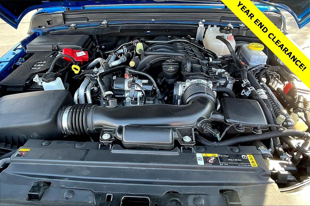 Used 2022 Jeep Wrangler Unlimited Sahara w/ Cold Weather Group image 10