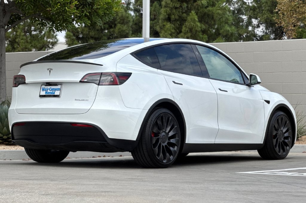 Used 2025 Tesla Model Y Performance AWD/4WD image 7