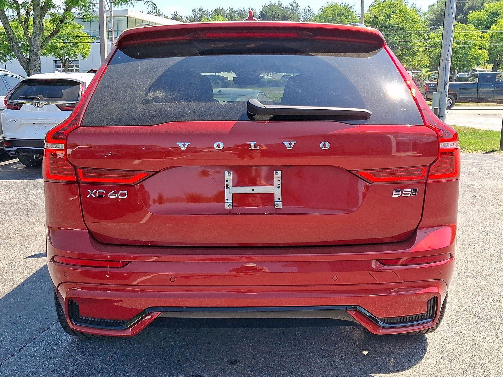 Certified 2025 Volvo XC60 B5 Ultra AWD/4WD image 5