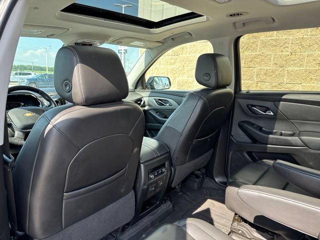 Used 2020 Chevrolet Traverse LT w/ LT Premium Package AWD/4WD image 12