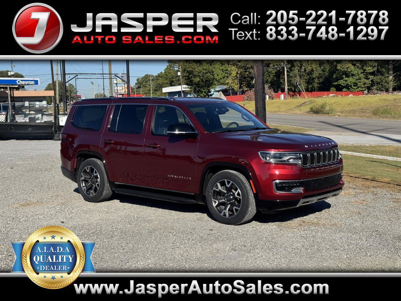 Used 2024 Jeep Wagoneer Series III AWD/4WD image 1