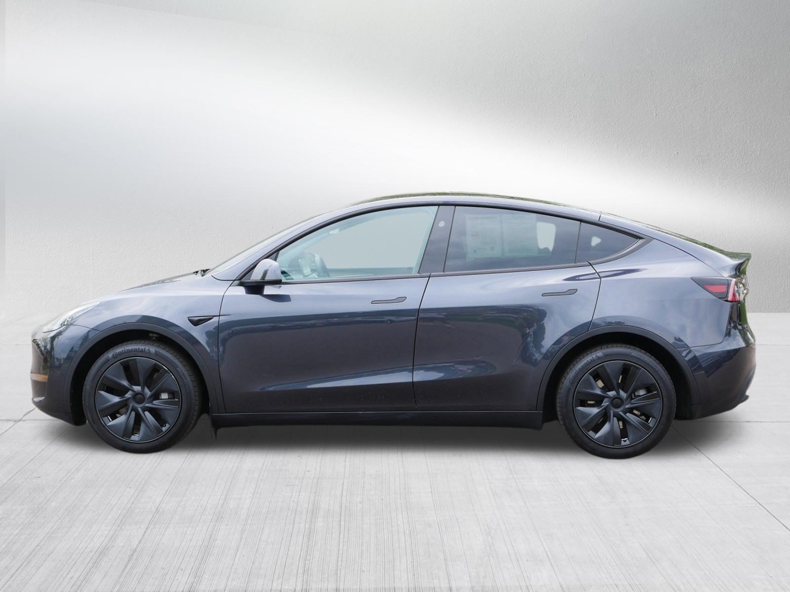 Used 2025 Tesla Model Y Long Range AWD/4WD image 4