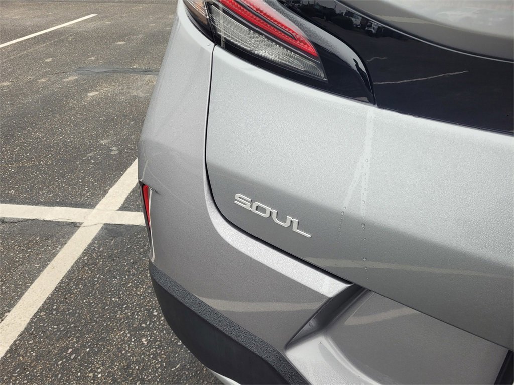 Used 2025 Kia Soul LX image 6