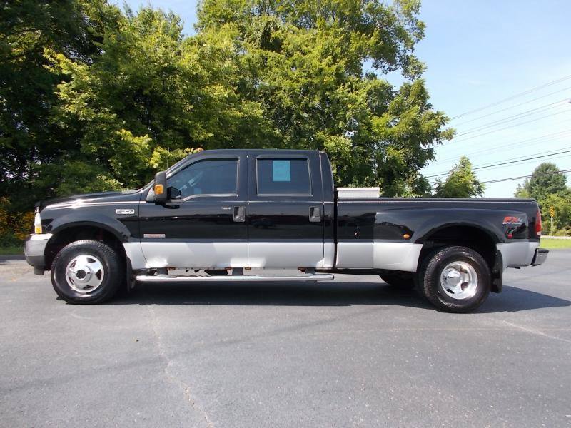 Used 2004 Ford F350 Lariat AWD/4WD image 2