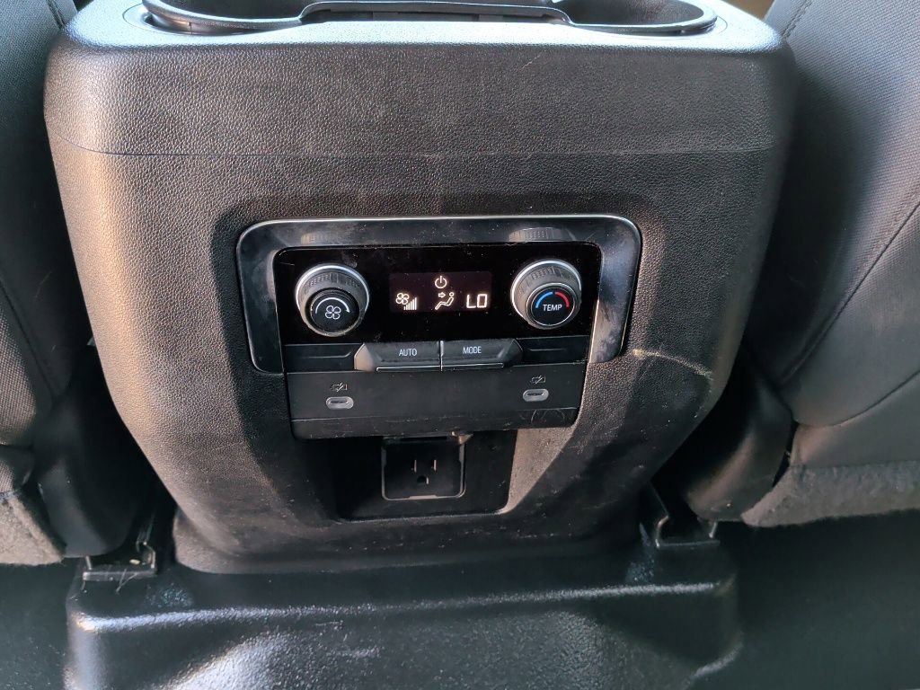 Used 2023 Chevrolet Tahoe 2WD w/ 1FL Safety Package image 39