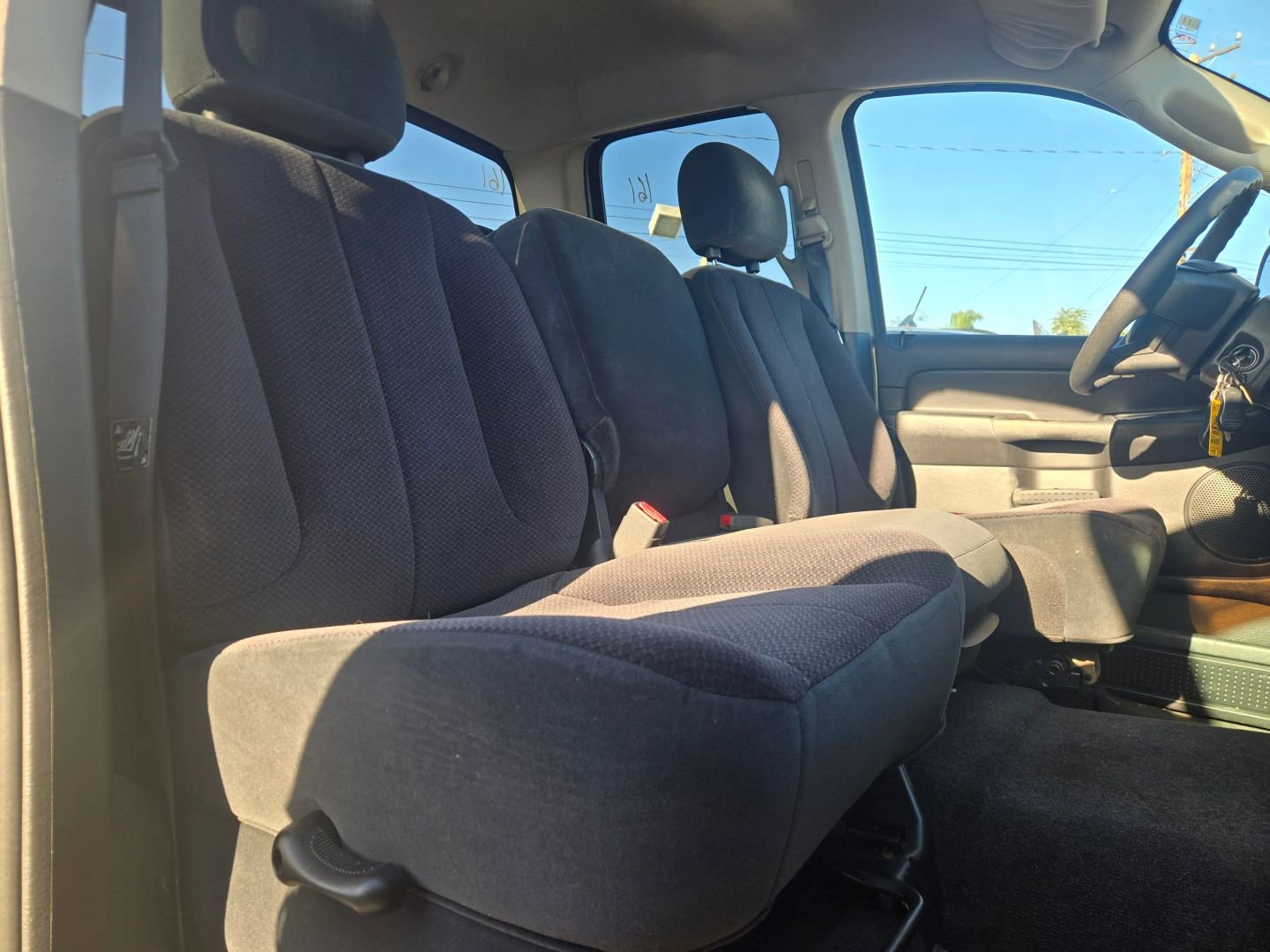 Used 2005 Dodge Ram 1500 Truck SLT image 16