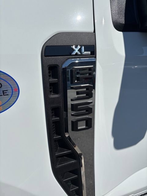 New 2026 Ford F350 XL w/ XL Chrome Package image 15