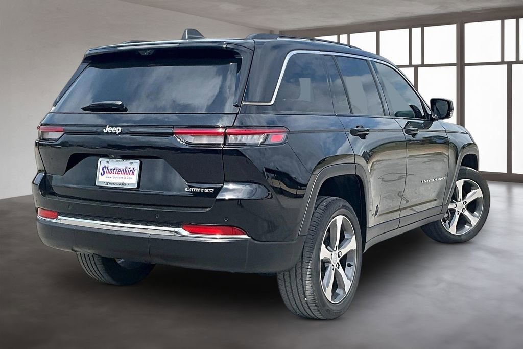 Used 2023 Jeep Grand Cherokee Limited w/ Luxury Tech Group II image 6