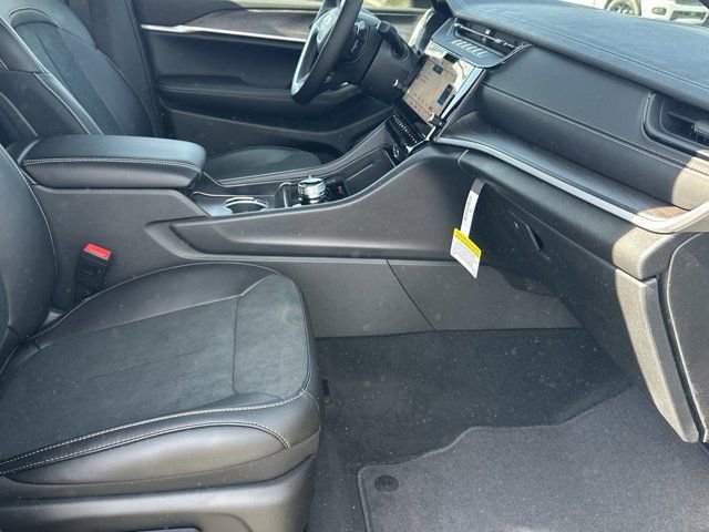 New 2026 Jeep Grand Cherokee Laredo image 15