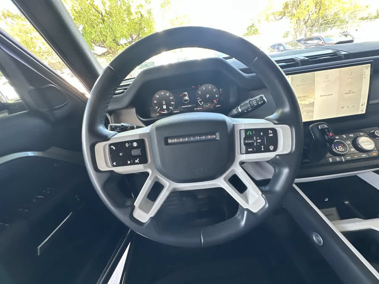 Used 2025 Land Rover Defender 110 S AWD/4WD image 15