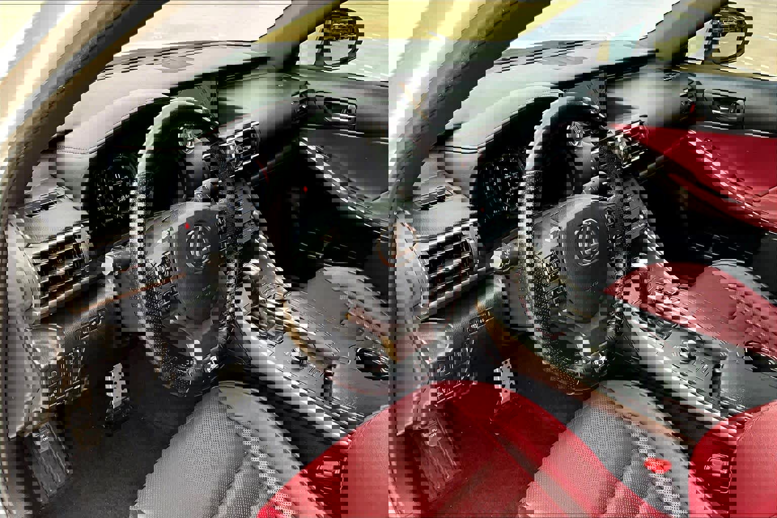 Used 2018 Lexus IS 300 F Sport w/ F Sport Package image 17