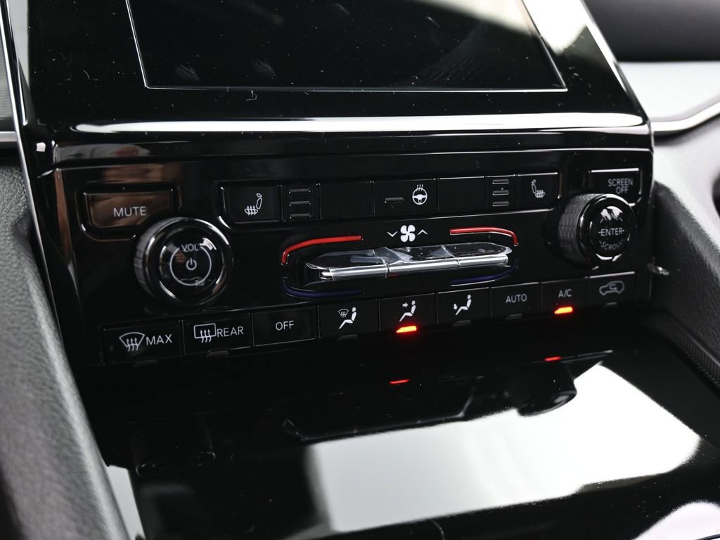 Used 2025 Jeep Grand Cherokee Altitude image 22