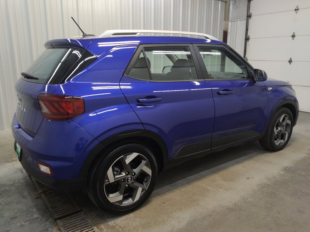 Used 2025 Hyundai Venue Limited FWD image 10